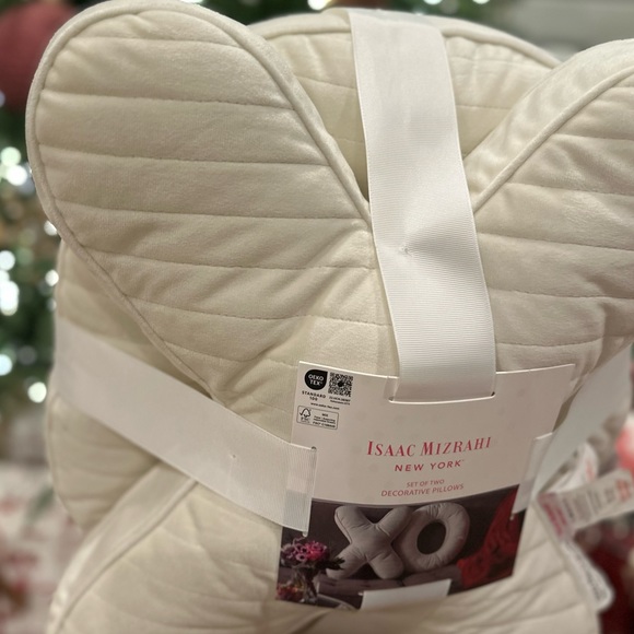 Issac Mizrahi Valentines day XO throw pillows white set gift home decorative - Picture 3 of 9